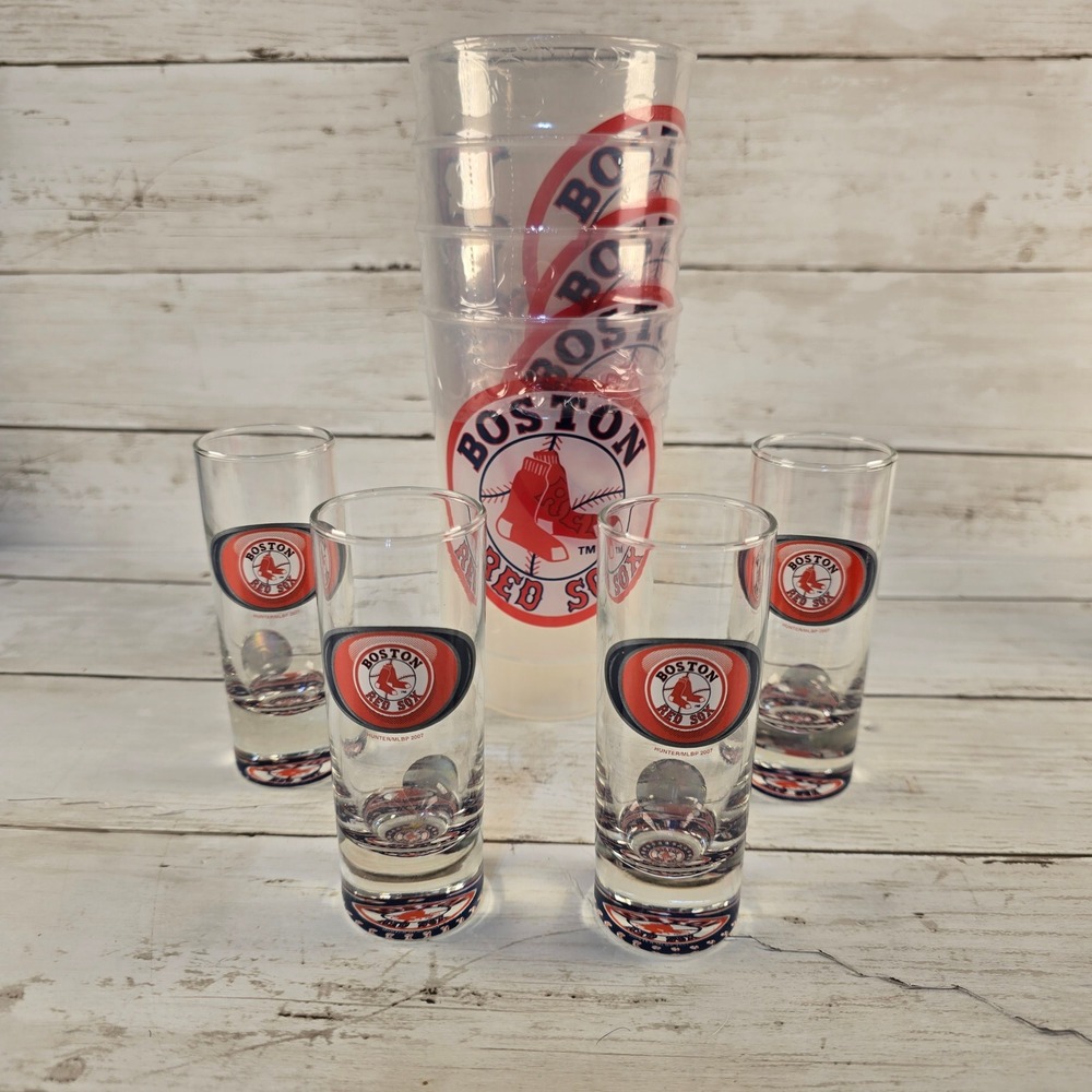 NWT Boston Red Sox MLB Gift Set 4 Shot Glasses and 4 Stadium Plastic‎ Authentic